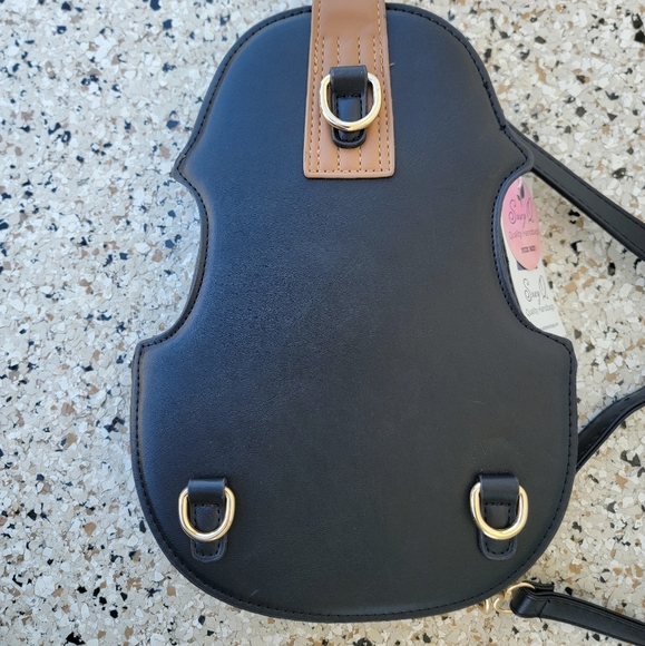 NWT Violin Shaped Black and Tan Crossbody Bag - Picture 3 of 7